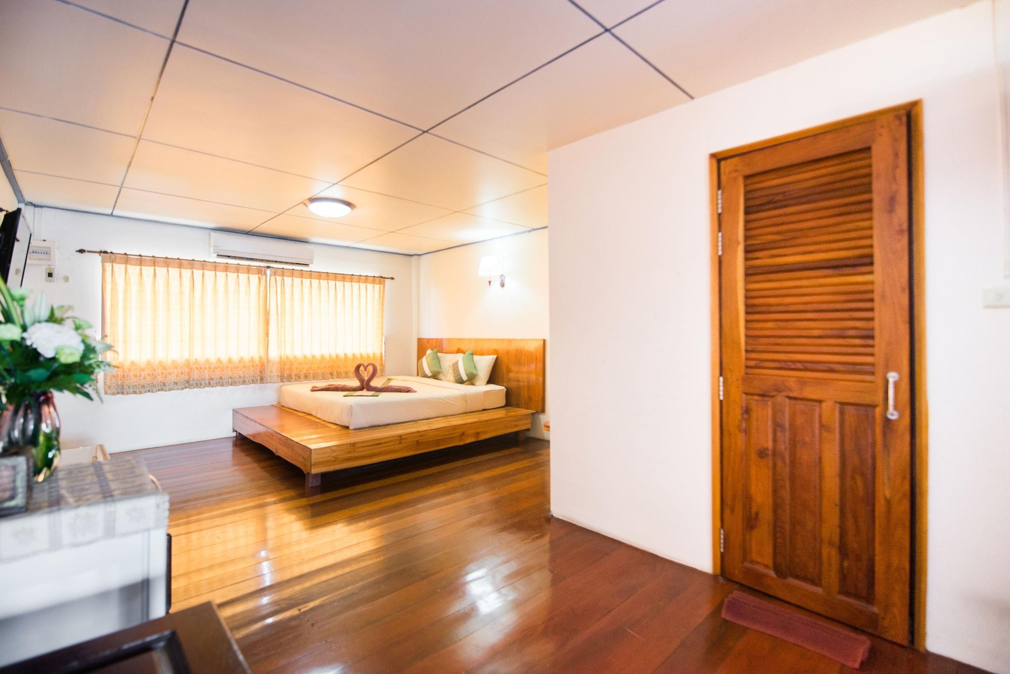 Pongphen Guesthouse - Sha Plus Certified Kanchanaburi Extérieur photo