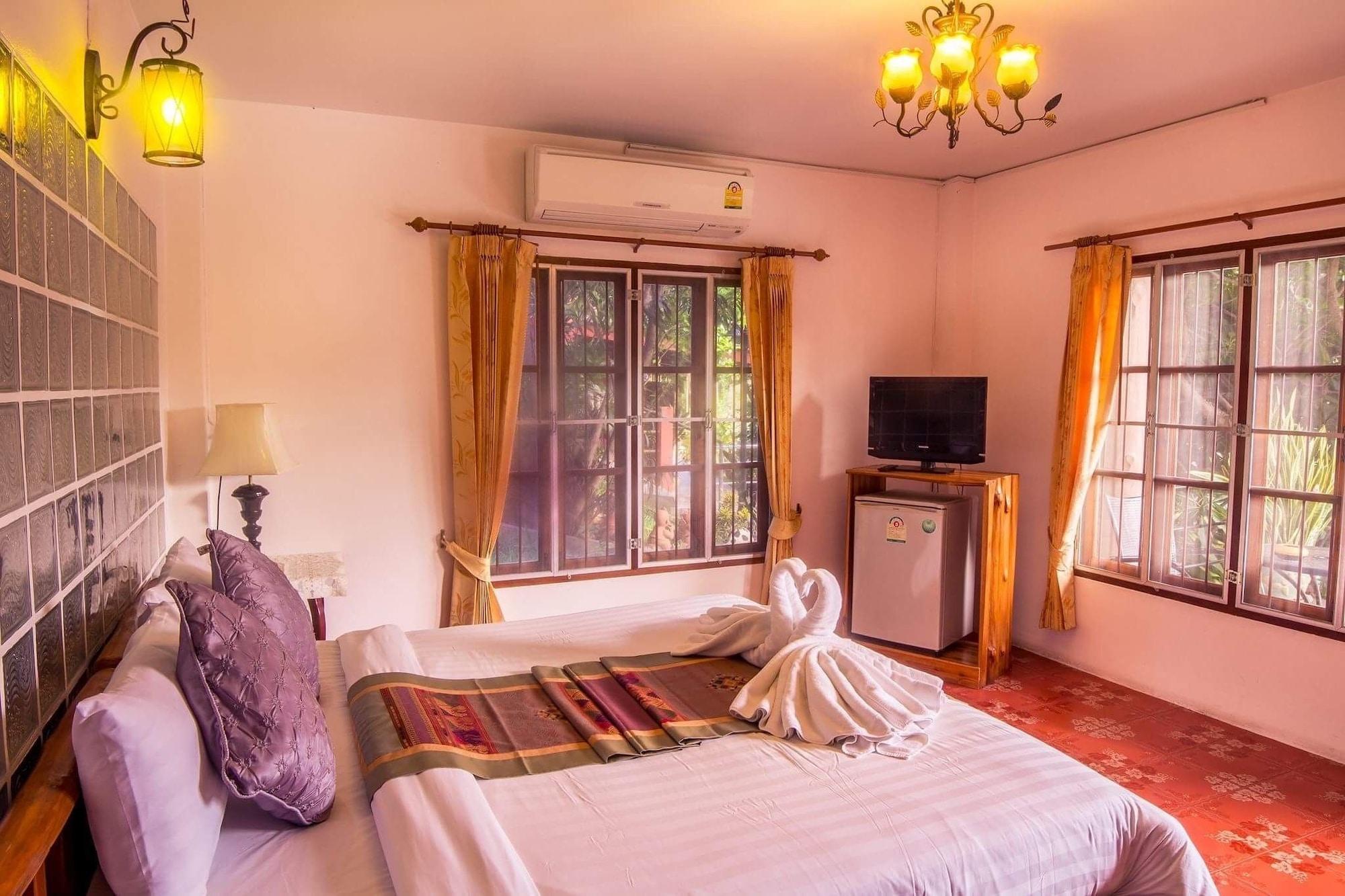Pongphen Guesthouse - Sha Plus Certified Kanchanaburi Extérieur photo
