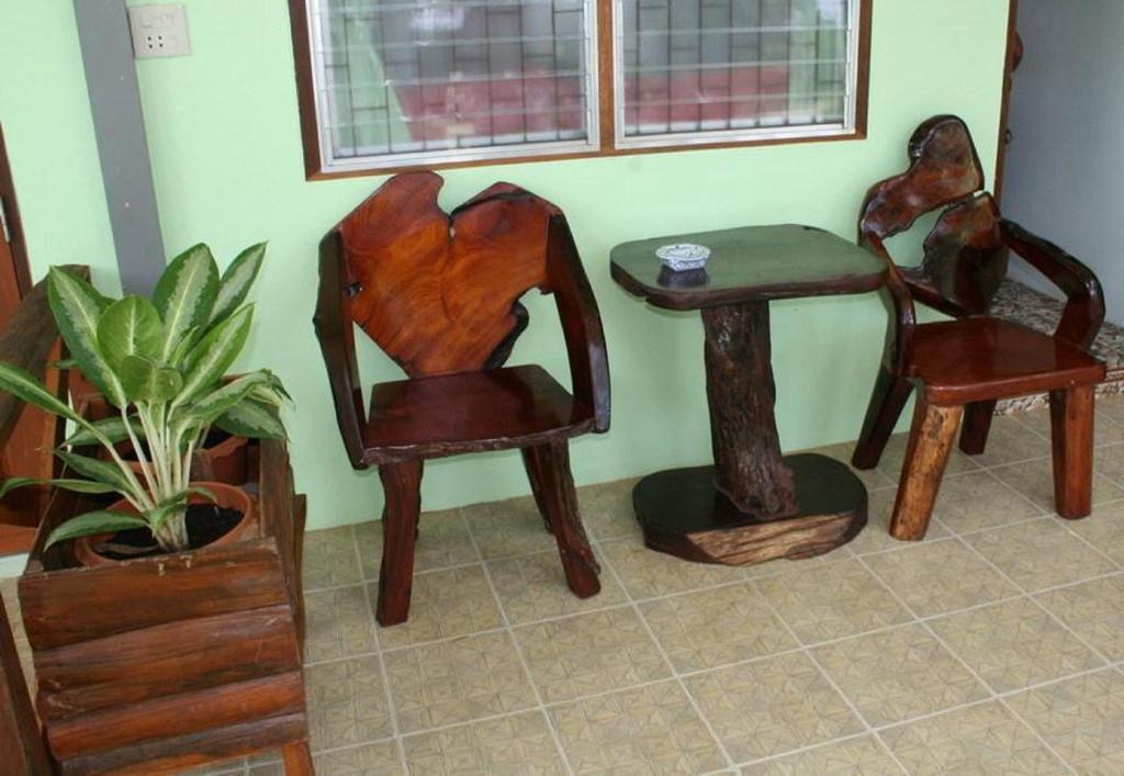 Pongphen Guesthouse - Sha Plus Certified Kanchanaburi Chambre photo