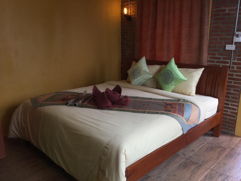 Pongphen Guesthouse - Sha Plus Certified Kanchanaburi Extérieur photo
