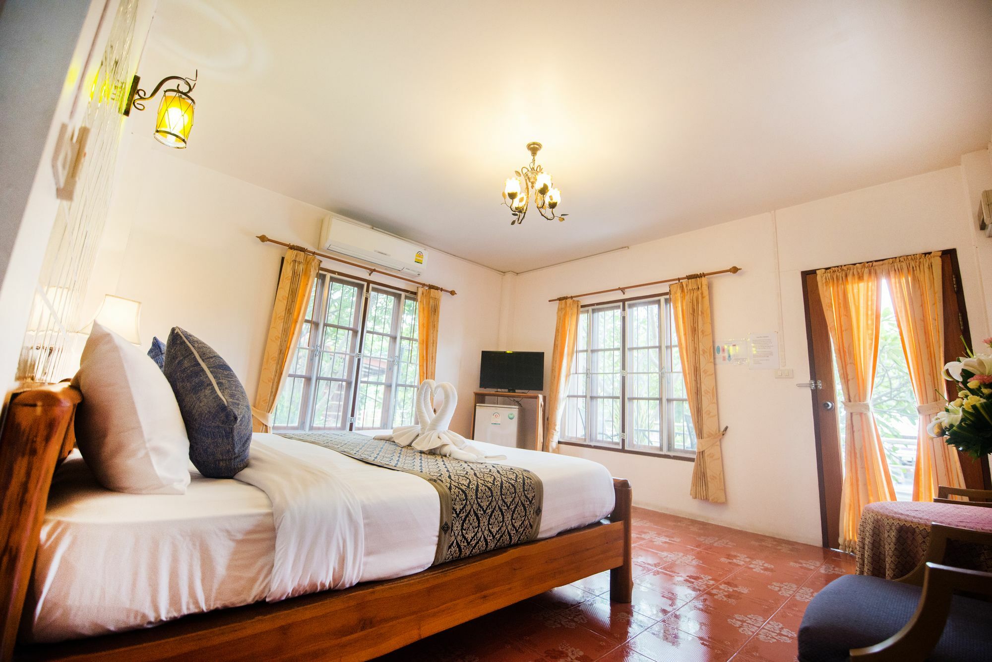 Pongphen Guesthouse - Sha Plus Certified Kanchanaburi Extérieur photo