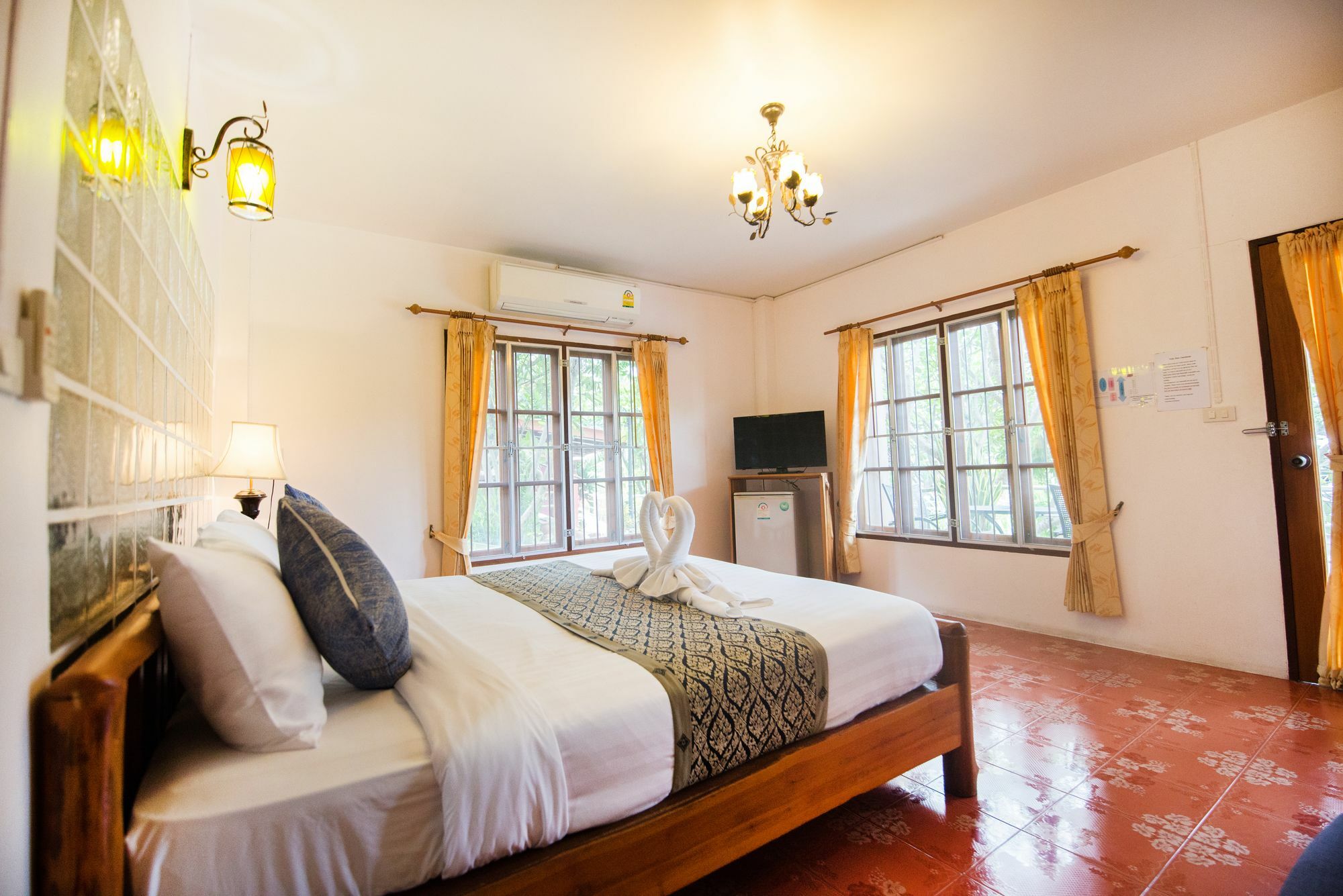 Pongphen Guesthouse - Sha Plus Certified Kanchanaburi Extérieur photo