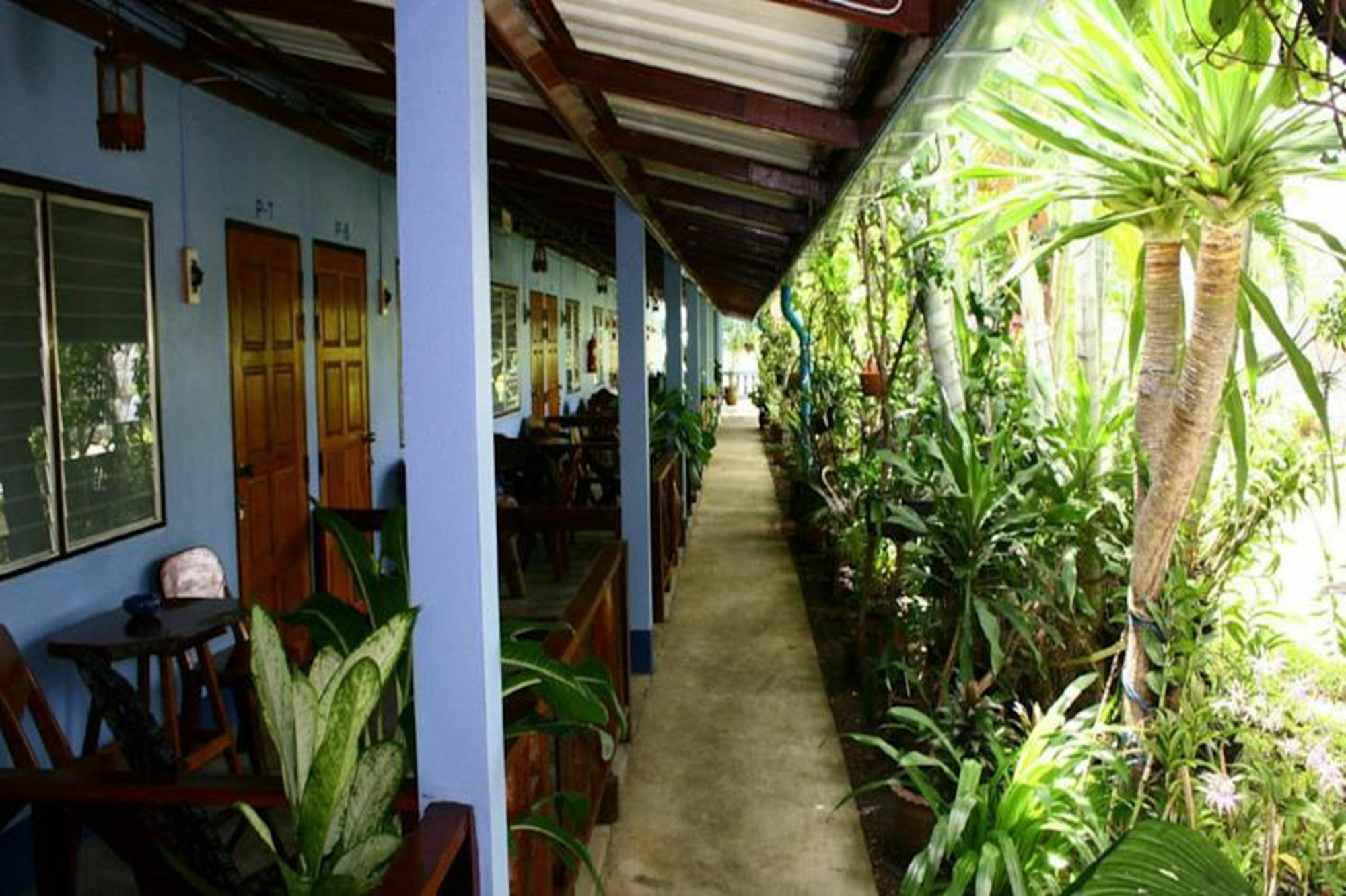 Pongphen Guesthouse - Sha Plus Certified Kanchanaburi Extérieur photo